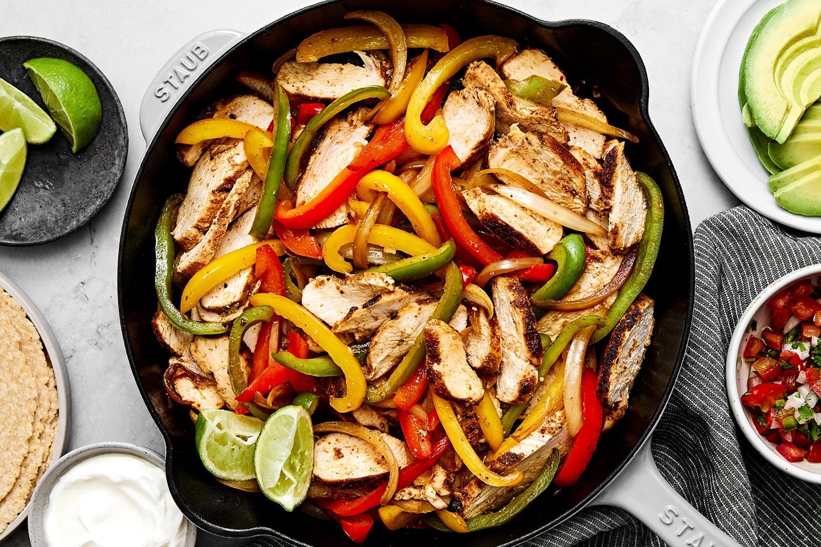 Master Homemade Chicken Fajitas: Tips, Toppings & Thighs